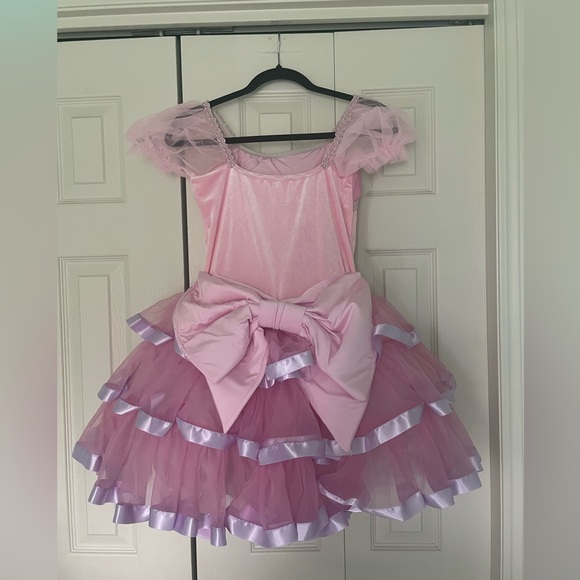 Dance Costume - Picture 2 of 3